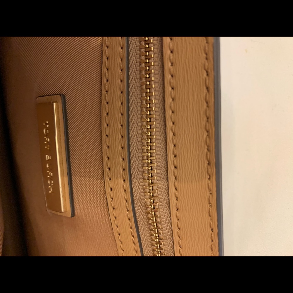Tory Burch - Picture 2 of 8